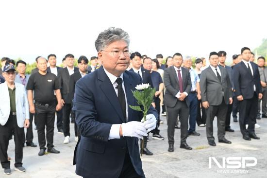 NSP통신-장세일 영광군수 예비후보 현충탑 참배 (사진 = 장세일 예비후보자 홍보실)
