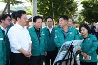 [NSP PHOTO]권기창 안동시장, 김형동 국회의원과 안동댐 녹조발생현장 방문...대응방안 논의