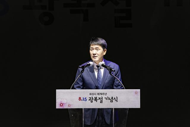 NSP통신-15일 배정수 화성시의회 의장이 기념사를 하는 모습. (사진 = 화성시의회)