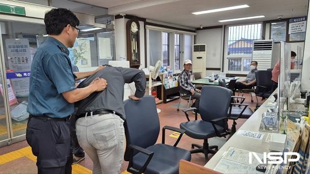 NSP통신-군산시가 지난 12일부터 16일까지 군산시청 및 27개 읍·면·동 행정복지센터 민원실에서 경찰과 합동으로 특이민원 발생 대비 모의훈련을 실시했다. (사진 = 군산시)