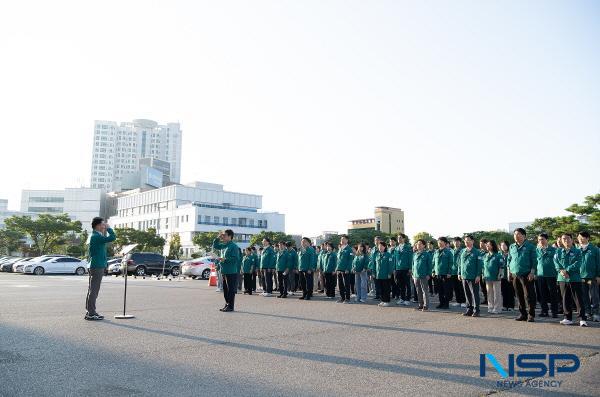 NSP통신-구미시는 지난 19일 본청에서 필수요원 60여 명이 참여한 가운데 2024 을지연습에 따른 전시직제 편성 및 행정기관 소산훈련을 실시했다. (사진 = 구미시)