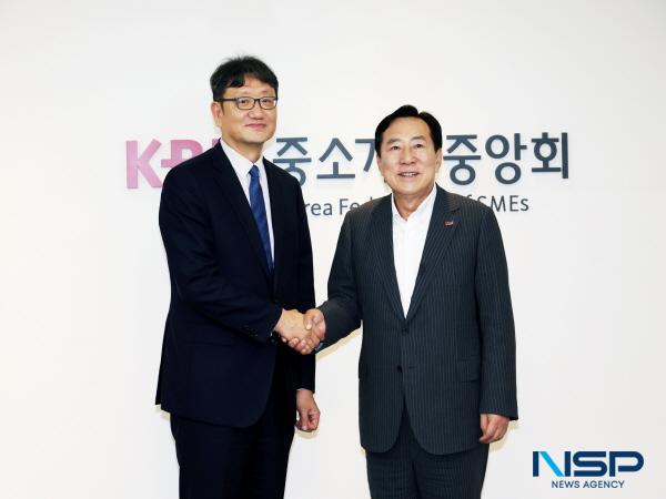 NSP통신-중소기업중앙회는 지난 22일 여의도 중기중앙회에서 권기섭 신임 경제사회노동위원장과 상견례 자리를 가졌다. (사진 = 중소기업중앙회)