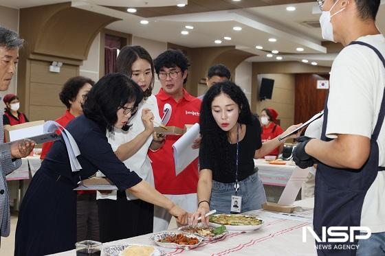 NSP통신-진안군이 오는 10월 3~6일 마이산북부 일원에서 열리는 2024 진안홍삼축제 참가 먹거리 부스에 대한 음식 품평회를 개최했다. (사진 = 진안군)