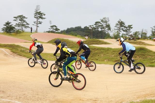 NSP통신-양양 BMX 선수권 대회 모습. (사진 = 양양군)