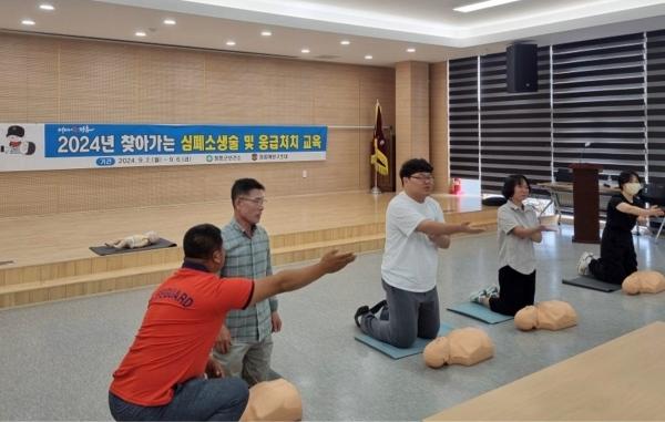 NSP통신-장흥군이 실시하고 있는 찾아가는 심폐소생술 및 응급처치 교육. (사진 = 장흥군)