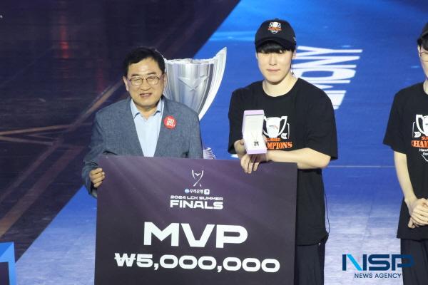 NSP통신-경주시는 2024 리그 오브 레전드 챔피언스 코리아 서머 결승전 에서 한화생명팀이 우승을 거머쥐며 대회가 성공적으로 마무리됐다고 밝혔다. (사진 = 경주시)