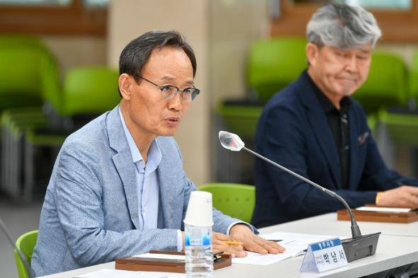 NSP통신-영주시 2024경북영주 풍기인삼축제 준비상황보고회 개최, 풍기인삼 우수성 알리기 위한 전방위적 점검, 지역축제 수용태세 개선사업 선정으로 새로운 인삼먹거리 개발 등 홍보 박차 (사진 = 영주시)