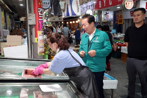 [NSP PHOTO]안동시, 추석 앞두고 전통시장 장보기 행사 열어