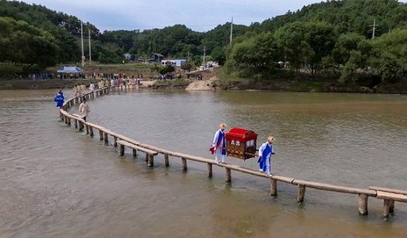 NSP통신-무섬에 살어리랏다 영주 무섬외나무다리축제 5일과 6일, 영주시 문수면 무섬마을 일원에서 열려, 야간조명, 천체관측 등 새롭고 다양한 볼거리 가득 (사진 = 영주시)