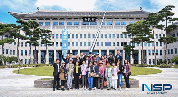 NSP통신-파독 광부·간호사로 구성된 재독 영남향우회원 등 26명이 2일 경상북도를 방문했다. (사진 = 경상북도)