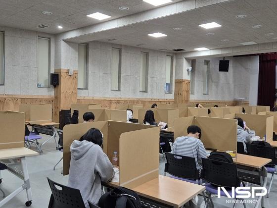 NSP통신-장수군애향교육진흥재단은 지난 9월말과 10월초 3회에 걸쳐 장수군청 군민회관에서 2학기 중간고사 대비 스터디캠프를 운영했다. (사진 = 장수군)