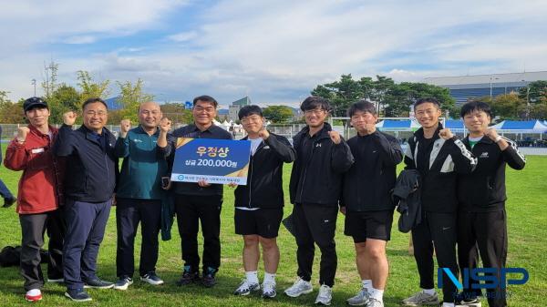 NSP통신-경북사회복지사협회 고령군지회는 지난 5일 구미시민운동장에서 개최된 제16회 경상북도사회복지사 체육대회에 참가했다. (사진 = 고령군)