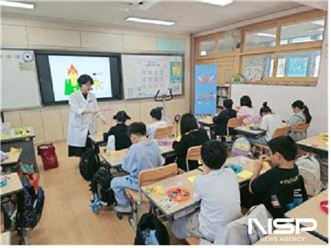 NSP통신-친환경 종합에너지 기업 SGC에너지(005090)가 군산 나운초등학교에서 찾아가는 에너지 학교를 진행했다. (사진 = SGC에너지)