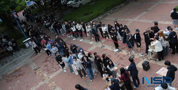 NSP통신-영진전문대학교는 지난 7일 중간고사에 나선 재학생들을 격려하는 간식나눔행사를 개최했다. (사진 = 영진전문대학교)