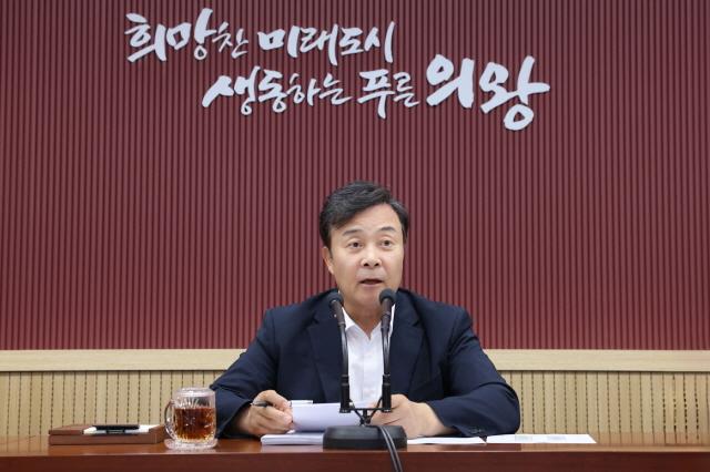 NSP통신-7일 의왕시청 중회의실에서 열린 2025년 주요업무계획 보고회에서 김성제 의왕시장이 발언하고 있다. (사진 = 의왕시)