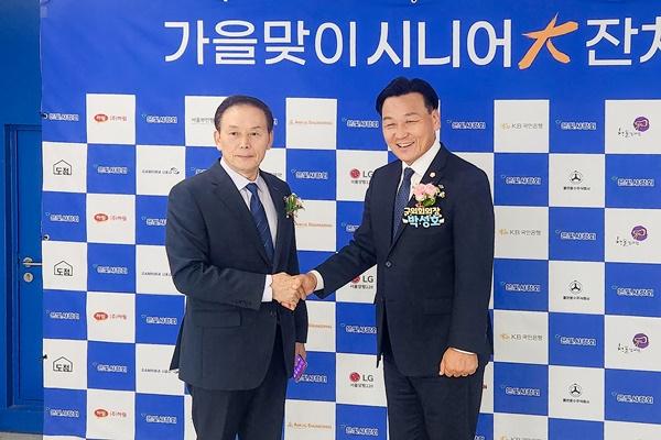 NSP통신-박성호 강서구의회 의장(우) (사진 = 강서구의회)