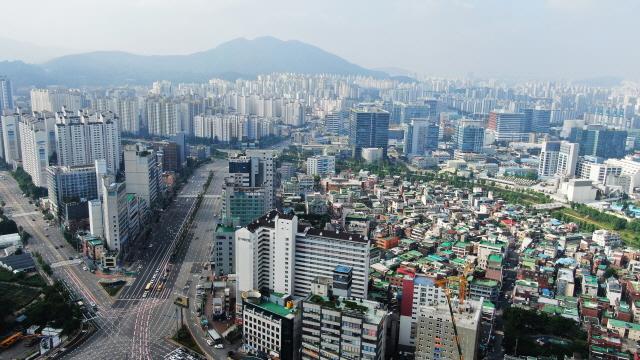 NSP통신-인덕원사거리에서 바라본 안양시 전경. (사진 = 안양시)