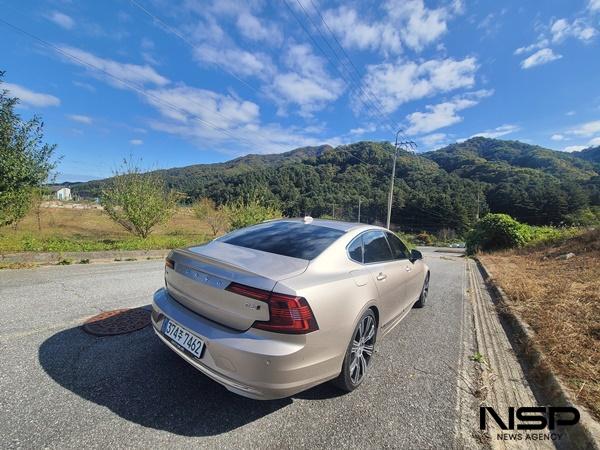 NSP통신-볼보 S90 B6AWD 모델 (사진 = NSP통신)