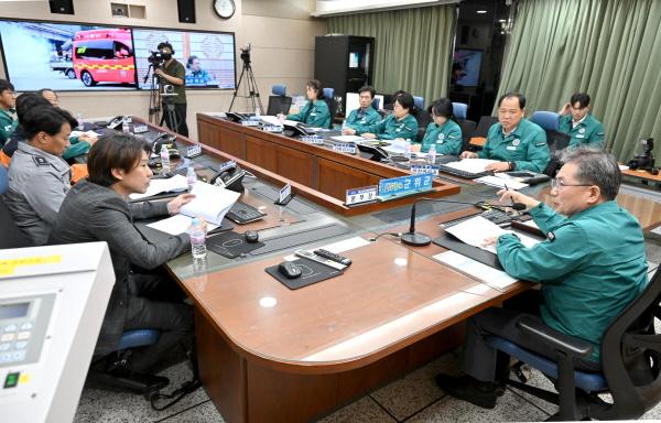 NSP통신-군위군(군수 김진열)은 21일 김진열 군수 주재로 군민안전을 위한 풍수해재난 대응 2024년 안전한국훈련을 실시했다. (사진 = 군위군)