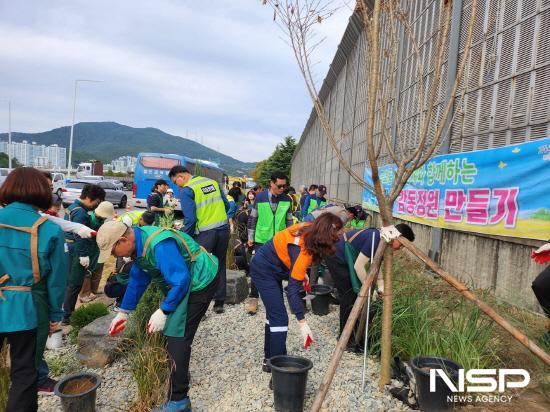 NSP통신-겹벚나무와 각종 사초류, 그라스류 식재 (사진 = 광양시청)