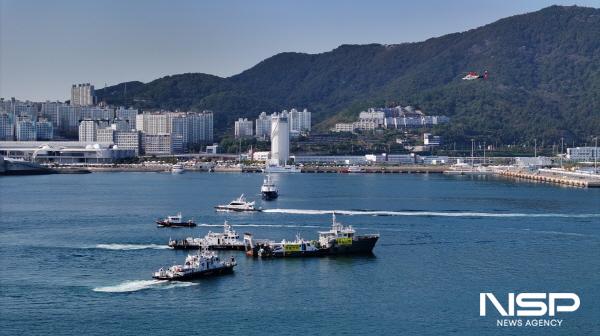 NSP통신-여수해경이 오동도 앞 해상에서 여수시, 여수해수청, 해양환경공단, 예선조합 여수지부 등 18개 기관 및 단·업체가 참가해 해양사고 위기대응 합동훈련을 실시했다. (사진 = 여수해경)