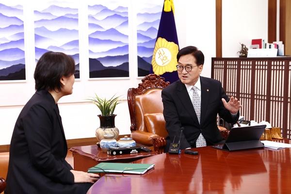 NSP통신-송미령 농림축산식품부 장관(좌)와 우원식 국회의장(우) (사진 = 국회의장 공보수석실)