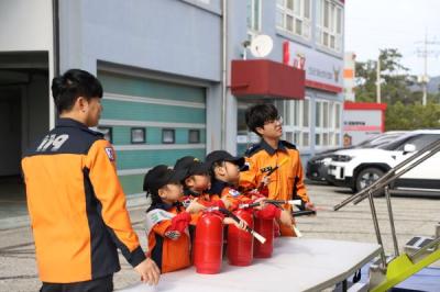 [NSP PHOTO]진도소방서 불조심 강조의 달 맞아 이동안전체험차량 소방안전교육