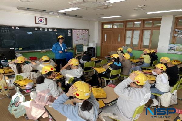 NSP통신-경상북도 울진교육지원청은 현대건설, 건설산업사회공헌재단, 플랜코리아가 함께한 재난안전교육 및 재난안전 경안전모 전달식에 참여했다. (사진 = 울진교육지원청)