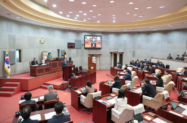 NSP통신-임병택 시흥시장이 시의회에서 2025년 시정 운영 방향을 발표하고 있다. (사진 = 시흥시)