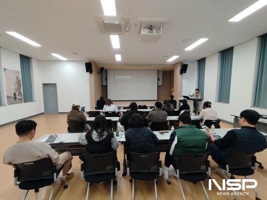 NSP통신-홍영훈 세종특별자치시청년센터장 강연 (사진 = 광양시청)