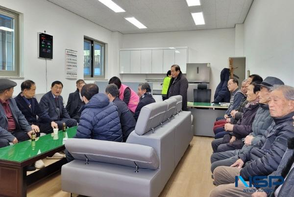 NSP통신-주낙영 경주시장이 지난 9일 강동면 노인회 사무실에서 강동면 노인회·유도회 임원들과 오찬 간담회를 가졌다. (사진 = 경주시)