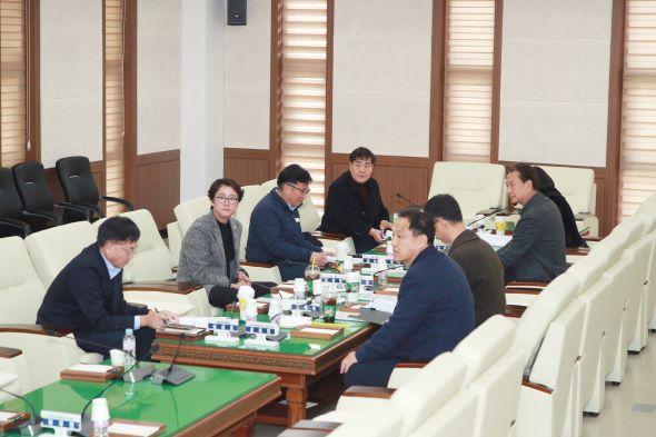 NSP통신-안동시의회 의원연구단체 문화복지정책연구회는 11일 안동의 관광자원을 활용한 수학여행 코스개발 및 모객방안 연구 용역 최종보고회를 개최 3개월에 걸친 연구를 마무리했다. (사진 = 안동시의회)
