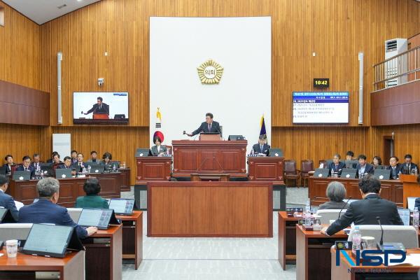 NSP통신-경주시의회는 지난 12일 경주시의회 본회의장에서 제287회 제2차 정례회 제2차 본회의를 열고 2025년도 예산안을 비롯한 안건을 심의했다. (사진 = 경주시의회)