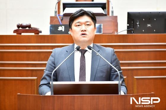 NSP통신-최광호 완주군의회 의원이 17일 제289회 완주군의회 제2차 정례회 제4차 본회에서 농촌관광 경쟁력 강화와 마을공동체사업 시설물 재정비를 촉구하는 5분 자유발언을 하고 있다. (사진 = 완주군의회)