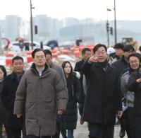 [NSP PHOTO]정명근 화성시장, 경부고속도로 상부연결도로 현장 점검