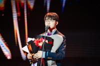 [NSP PHOTO]T1 페이커 이상혁, 올해의 선수 수상…2년 연속 영광