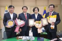 [NSP PHOTO]안동시의회, 의원들 연말 서울평화문화대상 등 수상 이어져