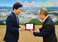 [NSP PHOTO]전 경북도자치경찰위원장 이순동 변호사, 경산시 고문변호사로 신규 위촉