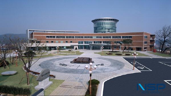 NSP통신-김천시립도서관은 문화체육관광부가 주최하고 한국도서관문화진흥원이 주관하는 작은도서관 순회사서 지원사업에 7년 연속 선정됐다. (사진 = 김천시)