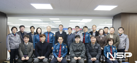 NSP통신-112치안종합상황실 리모델링 준공식 참석자 기념 찰영 (사진 = 전남경찰청)