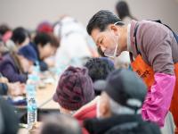 [NSP PHOTO]김장호 구미시장, 웅산 법등스님 생신 맞아 경로식당 배식 봉사