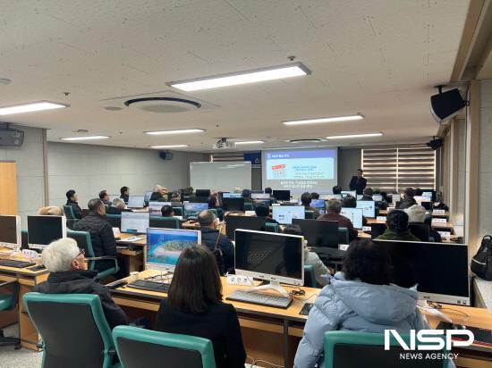 NSP통신-스마트폰 기초 활용 교육 (사진 = 구례군청)