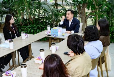 [NSP NEWS Image]수원시, 전국 최초 ‘악성민원대응 전문관’ 공직자 보호 한다