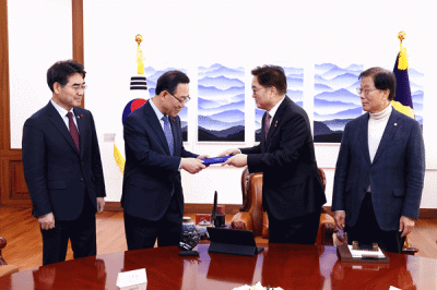 [NSP PHOTO]우원식 국회의장 일본 특별방문단에 의장 친서 전달