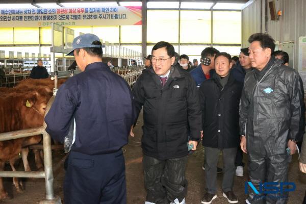 [NSP PHOTO]주낙영 경주시장, 한우농가 현장 방문 애로사항 청취
