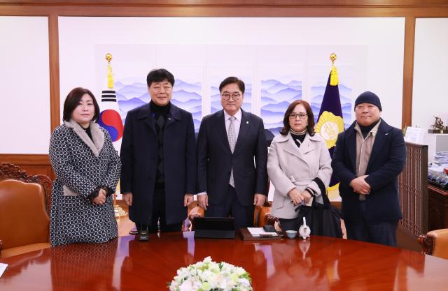 NSP통신-광주·전남 관광산업 위기 극복 긴급간담회 기념사진 (사진 = 국회의장 공보 수석실)