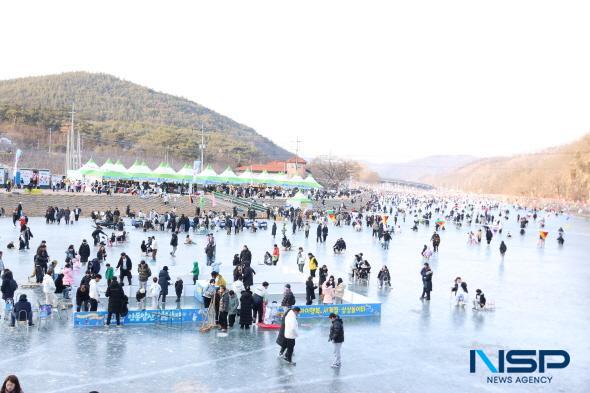 NSP통신-암산얼음축제에 개선된 교통 체계와 확대된 축제장은 방문객들의 발길을 사로잡으며 안동의 대표 겨울 축제로서의 입지를 더욱 다졌다. (사진 = 김오현기자)