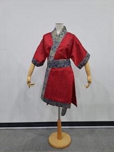 NSP통신-경상북도는 23일 2025년 APEC 제1차 고위관리회의(SOM1)에 참여하는 자원봉사자의 유니폼을 개발해 선보였다. (사진 = 경상북도)