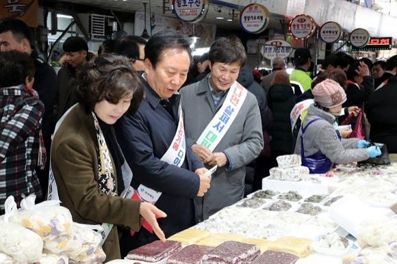 [NSP PHOTO]권기창 안동시장, 설 명절 맞아 민생현장 방문해 소통