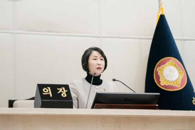 NSP통신-10일 의회에서 제290회 용인특례시의회 임시회를 개회식과 제1차 본회의를 개회했다. 사진은 유진선 용인특례시의회 의장. (사진 = 용인특례시의회)